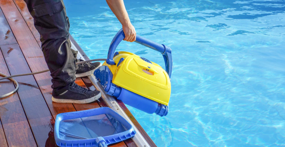 Weekly Pool Maintenance Weekly Pool Maintenance